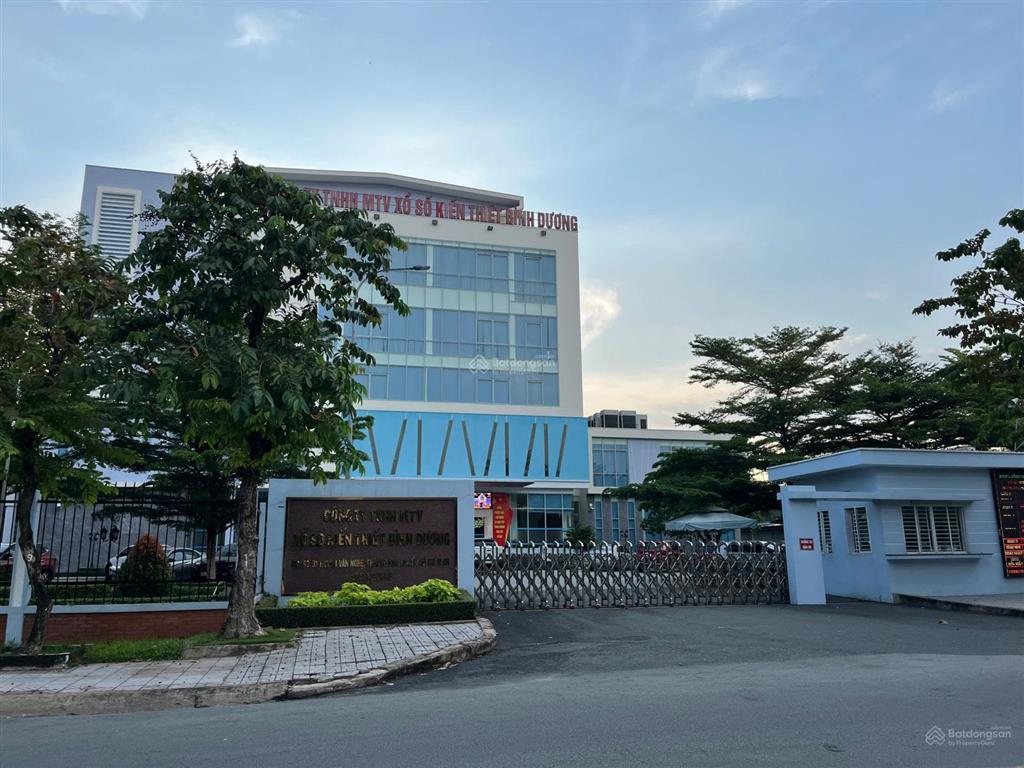 Nhà phố mặt tiền thương mại rộng 10 mét đối diện công viên phú lợi, thủ dầu một, bình dương