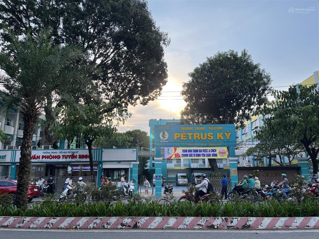 Nhà phố mặt tiền thương mại rộng 10 mét đối diện công viên phú lợi, thủ dầu một, bình dương