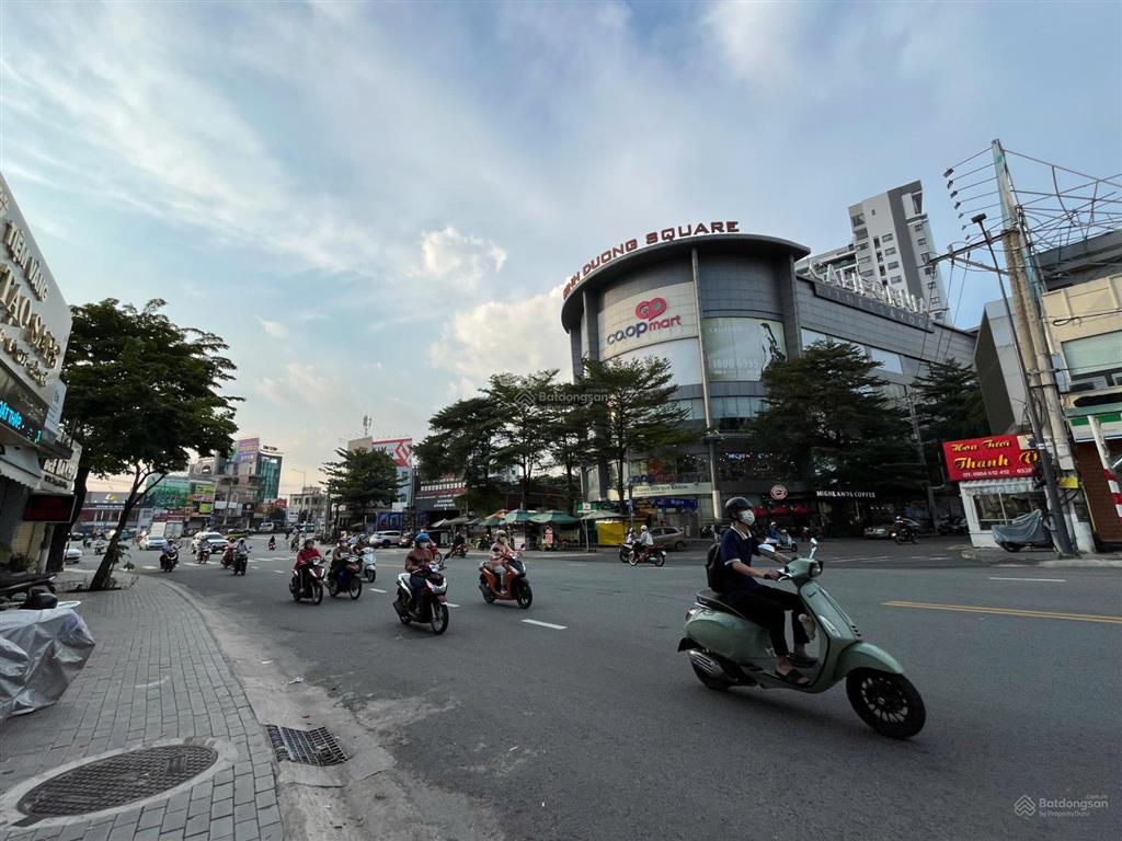 Nhà phố mặt tiền thương mại rộng 10 mét đối diện công viên phú lợi, thủ dầu một, bình dương