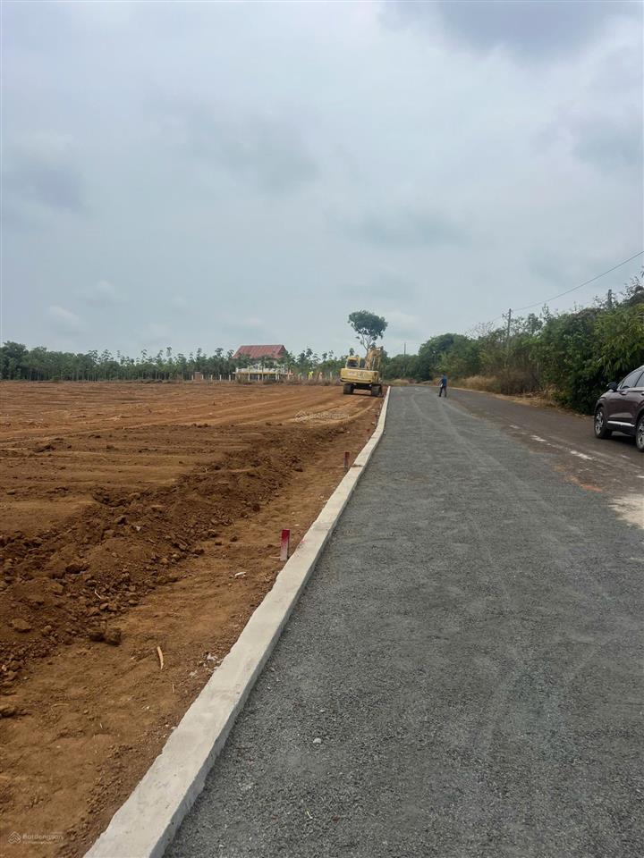 Chủ bán gấp lô đất thổ cư đường nhựa 18m, giá 2xx tr