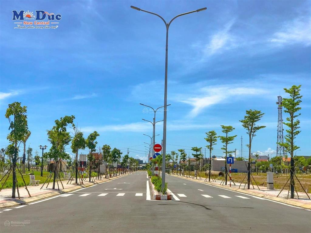 Lô góc kdc bắc tt mộ đức gần 200 m2, ngay cổng chính đi vào, giá chưa tới 7.3tr/m²