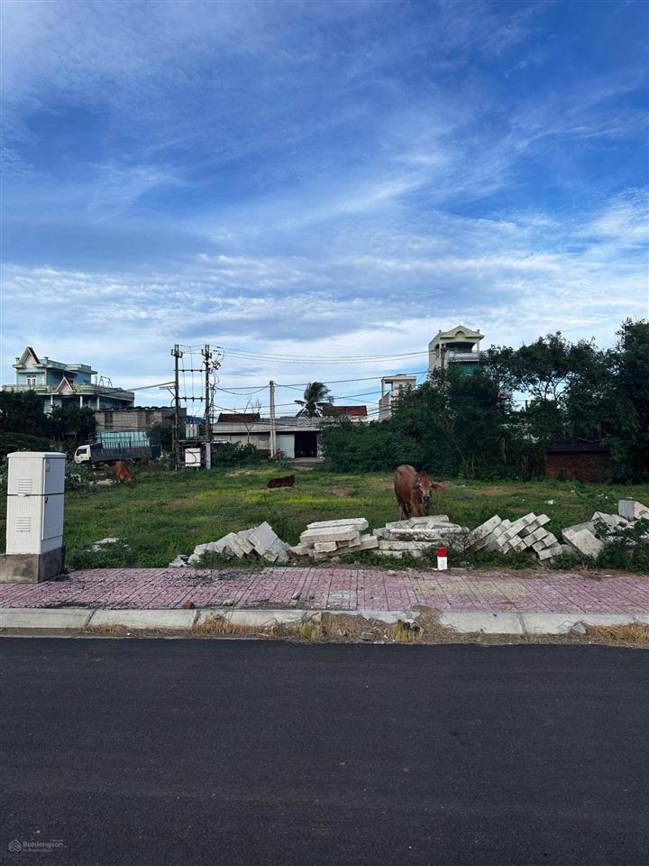 Sang gấp lô đấu giá kdc phía bắc liền kề ubnd phú thạnh, gần trường học, chợ, sân bay, cầu vượt