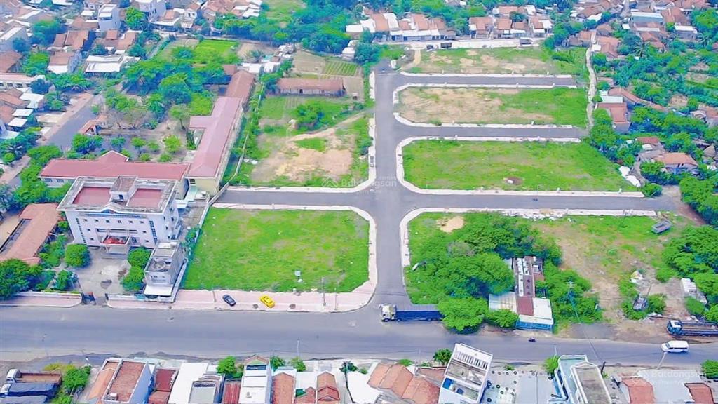 Sang gấp lô đấu giá kdc phía bắc liền kề ubnd phú thạnh, gần trường học, chợ, sân bay, cầu vượt