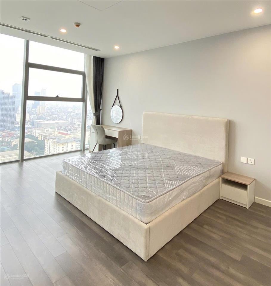 Chính chủ cần bán căn hộ 2pn  2wc chung cư kosmo 84m2 full đồ cao cấp cần bán nhanh