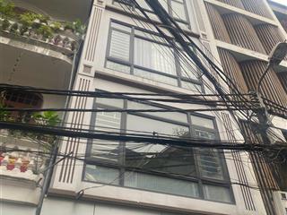 Cho thuê nhà hoàng cầu dt 80m2x5t, mt 4,5m thông sàn, đồ cơ bản, giá 25tr/tháng