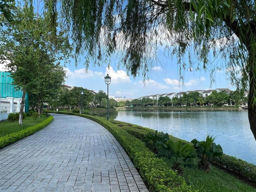 Siêu phẩm biệt thự mặt hồ vinhomes thăng long đỉnh cao sống sang giá tốt chưa từng có  0923 869 ***