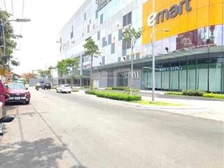 Nhà c4 tiện xây mới ngay trung tâm thương mại emart 2  xe hơi đến nhà