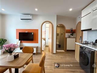 Tòa chdv 8 tầng văn cao, lô góc 3 thoáng, 20m ra phố, 26 phòng 1n1k, dt 180tr/th
