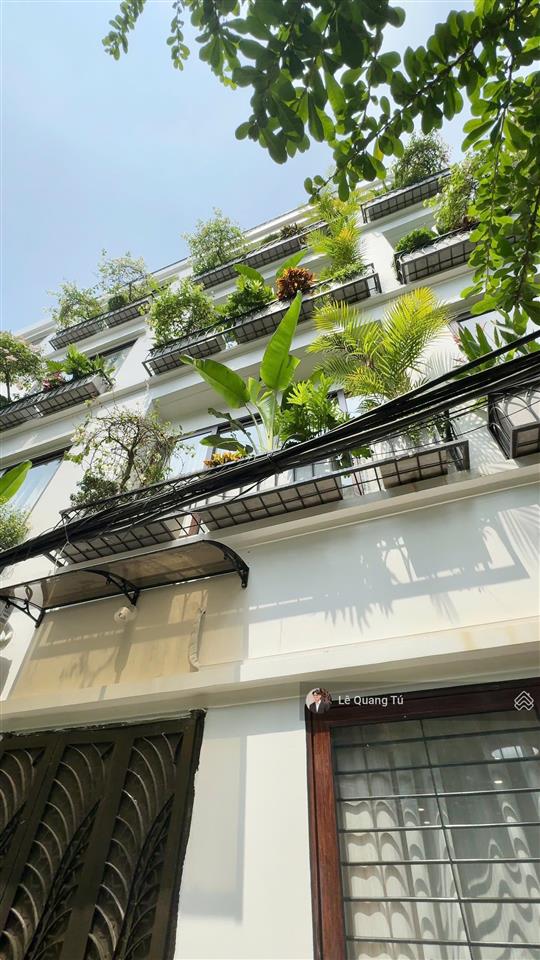 Căn nhà đáng sống nhất cầu giấy, mặt ngõ trần duy hưng, 30m ra phố, lô góc, ngõ thông