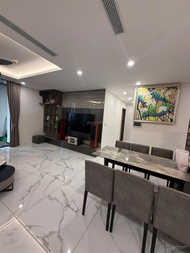 Sunshine city  bán căn hộ 3pn full đồ, view sông toà s4. giá hơn 10 tỷ