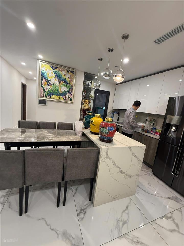 Sunshine city  bán căn hộ 3pn full đồ, view sông toà s4. giá hơn 10 tỷ