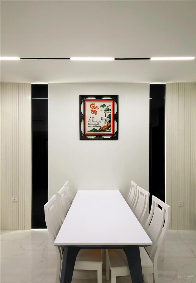 Chủ đang cần tiền bán gấp căn 96m2 diamond brilliant full nội thất giá chỉ 7.35 tỷ bao thuế phí