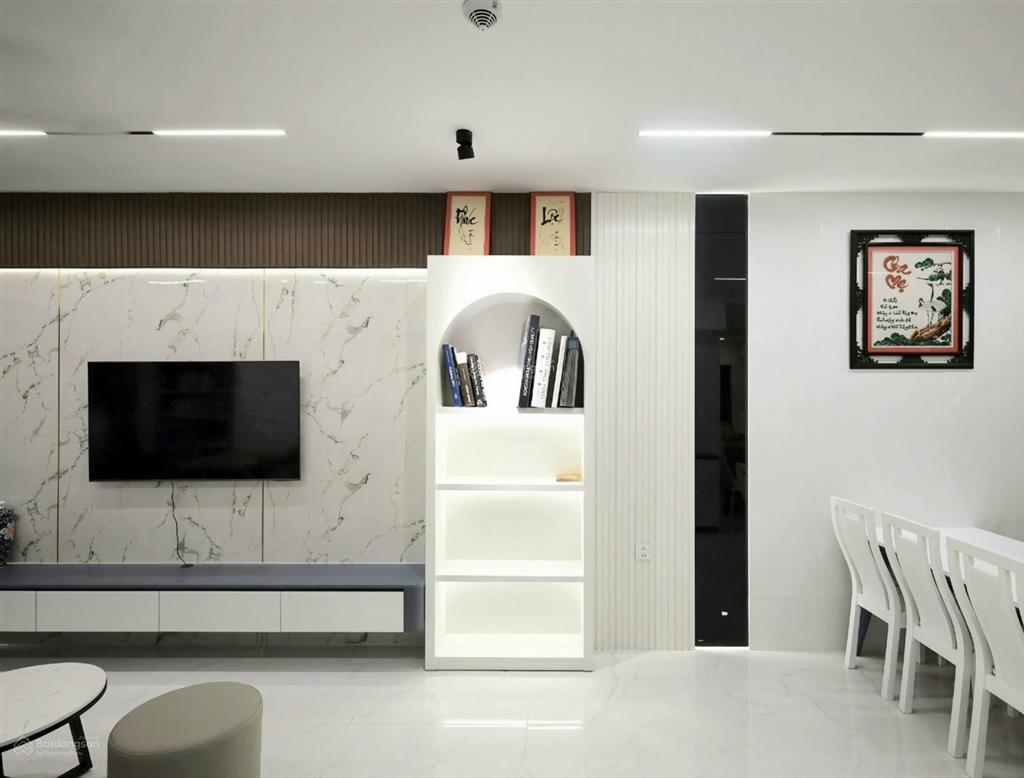 Chủ đang cần tiền bán gấp căn 96m2 diamond brilliant full nội thất giá chỉ 7.35 tỷ bao thuế phí