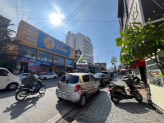 Bán nhà mặt phố nguyễn văn cừ, 84 tỷ, 241 m2, giá ưu đãi  hiếm có!