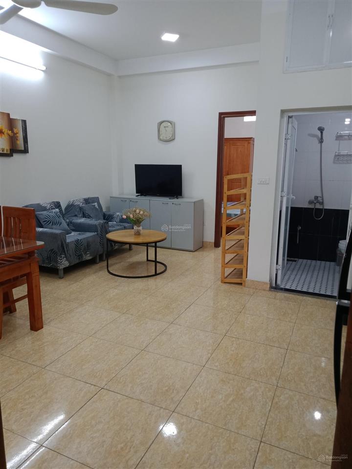 Chính chủ cho thuê căn hộ dịch vụ 2n1k 65m2 tầng 3 tại ngõ 141 phố trích sài, tây hồ, hà nội.