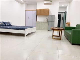 Cho thuê phòng ban công full nội thất như hình giá 8tr  xem phòng 0945 479 *** em trường
