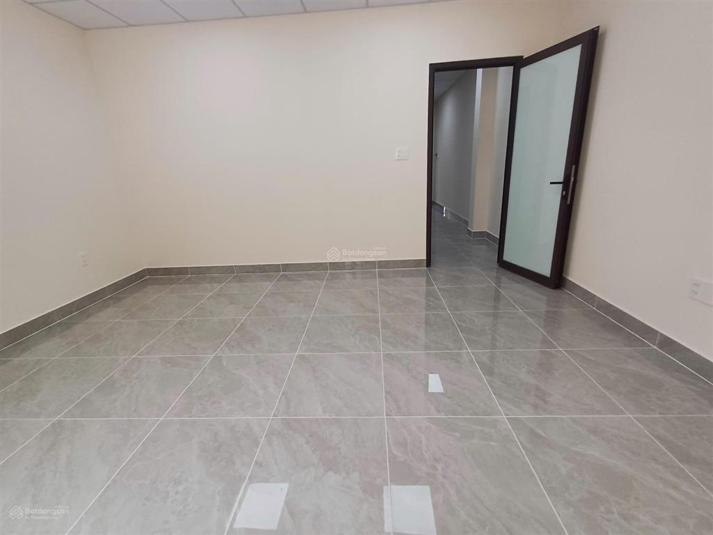 Bán nhanh căn nhà phố gần công viên 1 trệt 4 lầu giá 23tỷ950