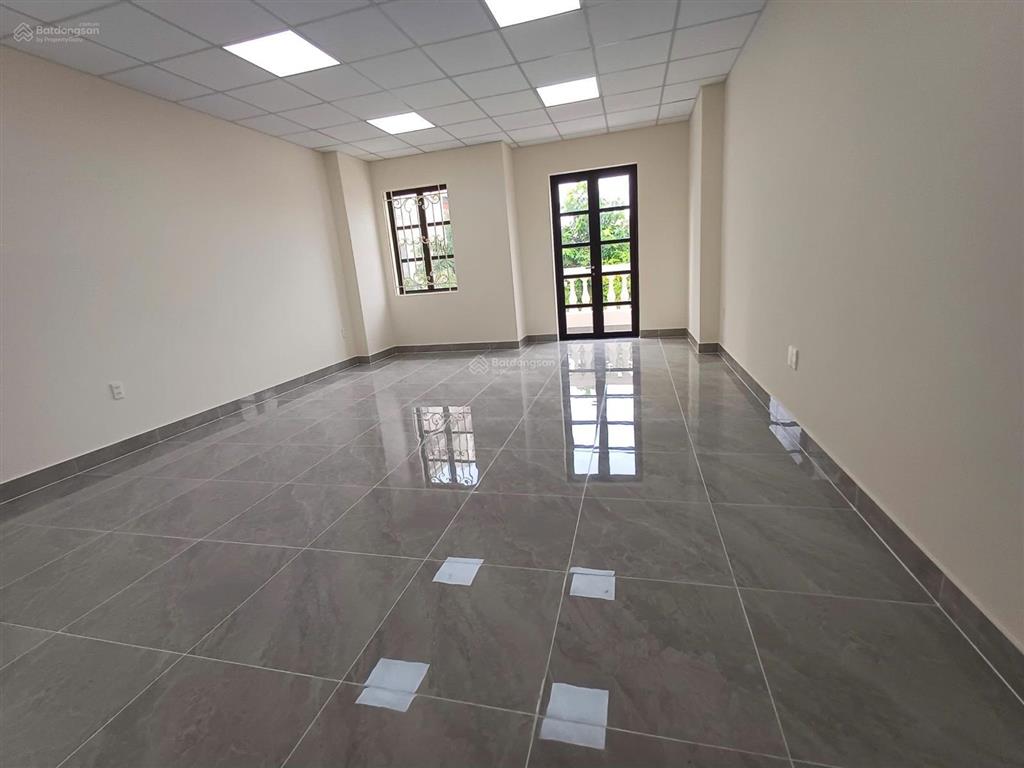 Bán nhanh căn nhà phố gần công viên 1 trệt 4 lầu giá 23tỷ950