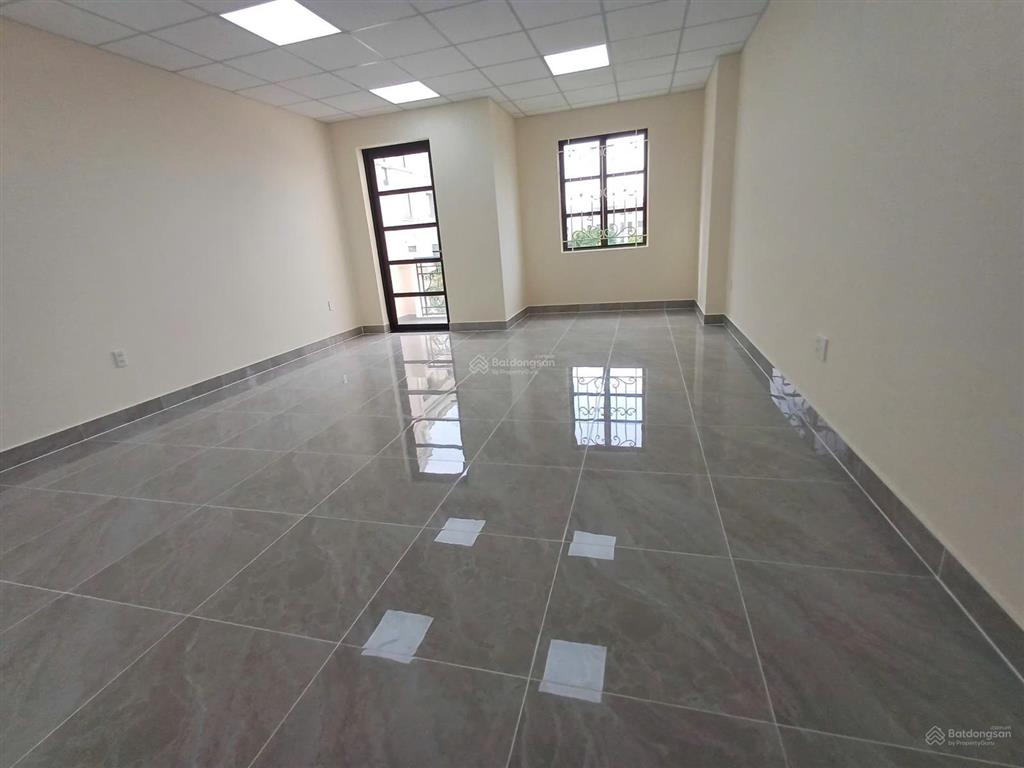 Bán nhanh căn nhà phố gần công viên 1 trệt 4 lầu giá 23tỷ950