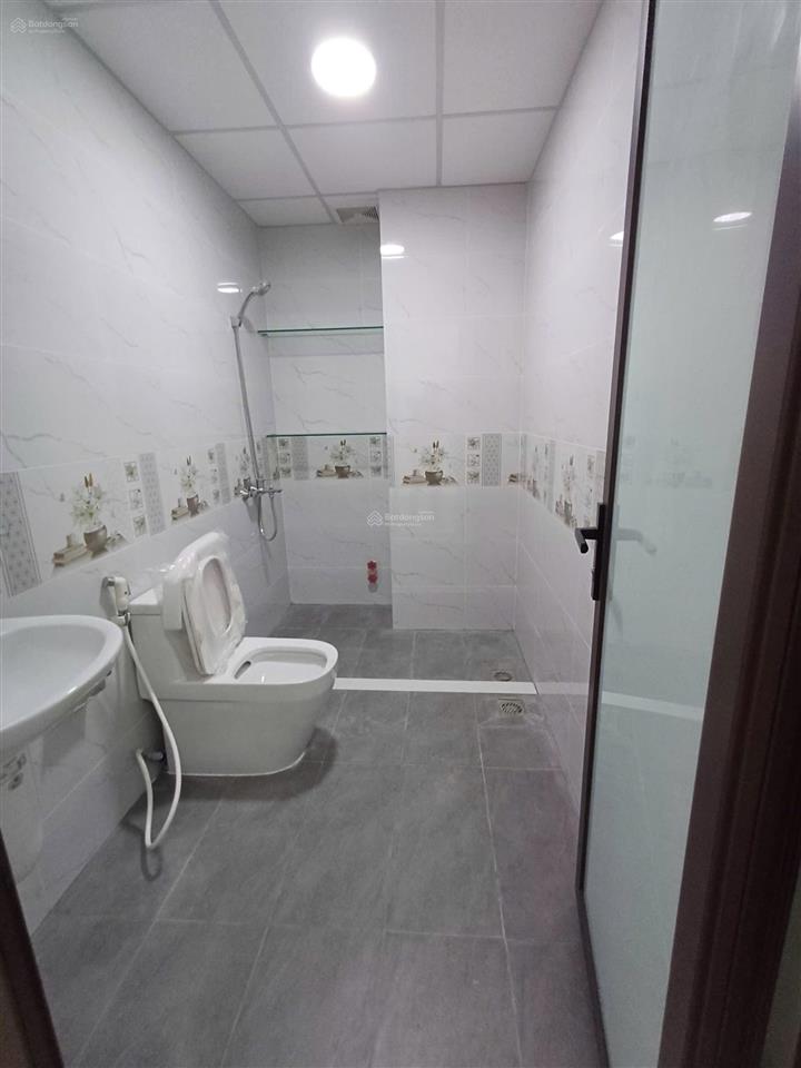 Bán nhanh căn nhà phố gần công viên 1 trệt 4 lầu giá 23tỷ950