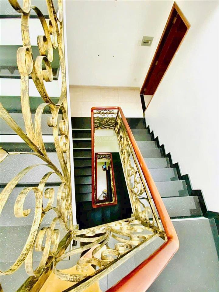 Bán nhà phố 5x20m 1 trệt 4 lầu, sổ hồng chính chủ đang cho thuê 40 triệu giá 19tỷ