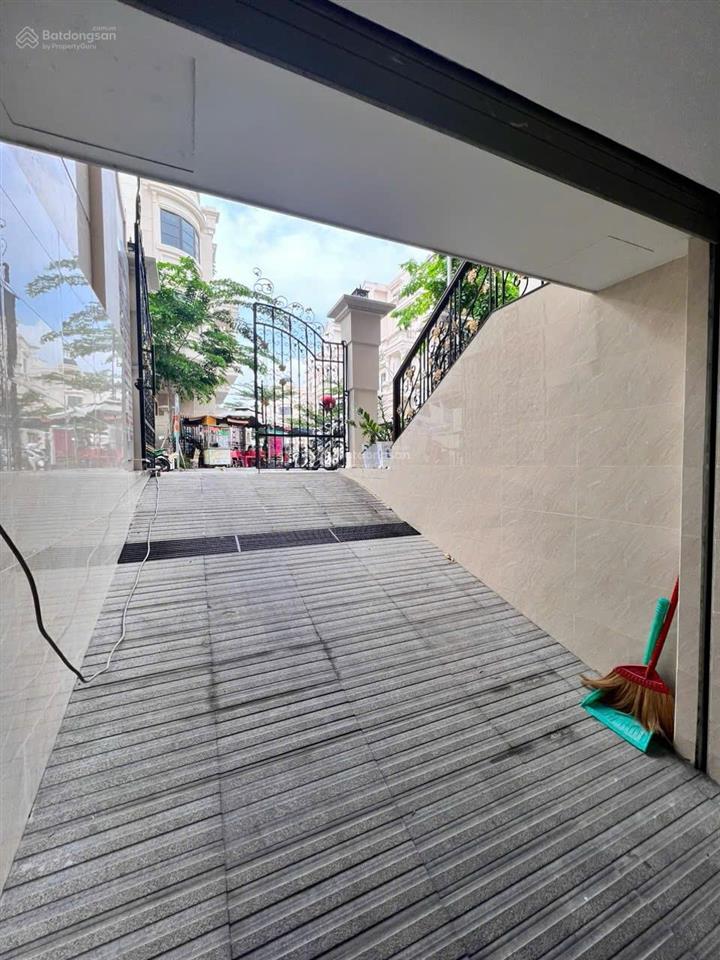 Nhà phố có hầm cityland park hills ngay lotte mart  5*20m  full máy lạnh  giá 40 triệu/tháng