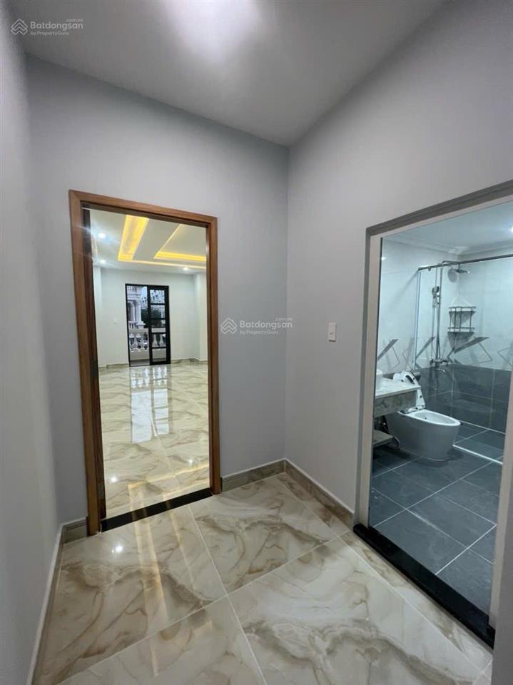 Nhà phố có hầm cityland park hills ngay lotte mart  5*20m  full máy lạnh  giá 40 triệu/tháng