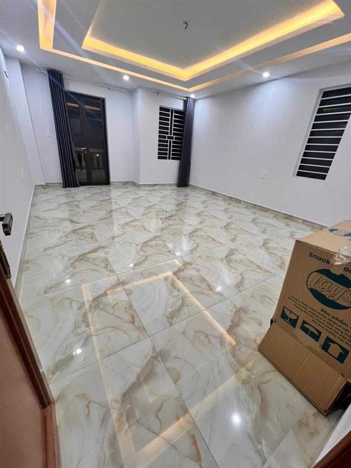 Nhà phố có hầm cityland park hills ngay lotte mart  5*20m  full máy lạnh  giá 40 triệu/tháng