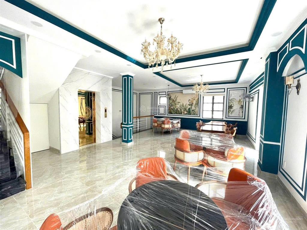 Cho thuê căn góc 2 mặt tiền nội khu cityland park hills gò vấp  dt 8x20m  1 hầm 4 lầu, thang máy