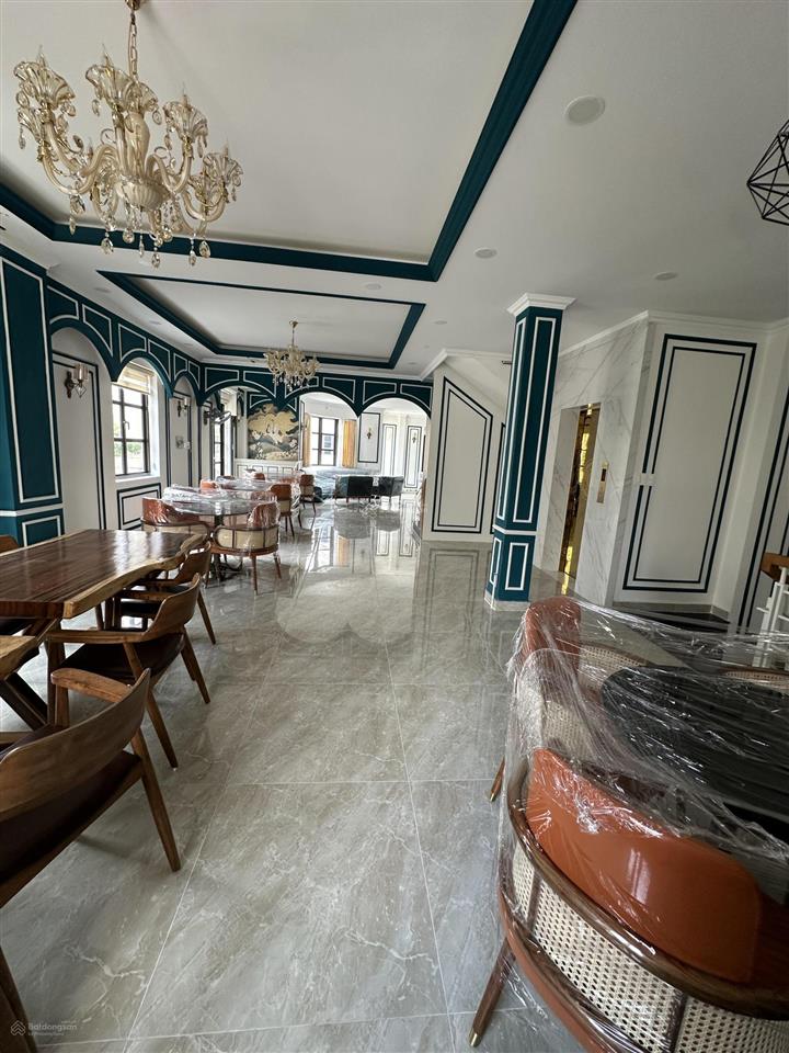 Cho thuê căn góc 2 mặt tiền nội khu cityland park hills gò vấp  dt 8x20m  1 hầm 4 lầu, thang máy