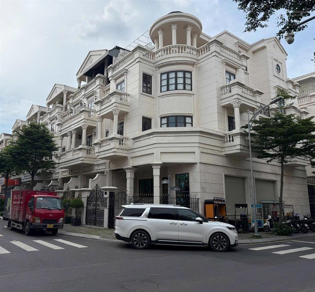 Cho thuê căn góc 2 mặt tiền nội khu cityland park hills gò vấp  dt 8x20m  1 hầm 4 lầu, thang máy