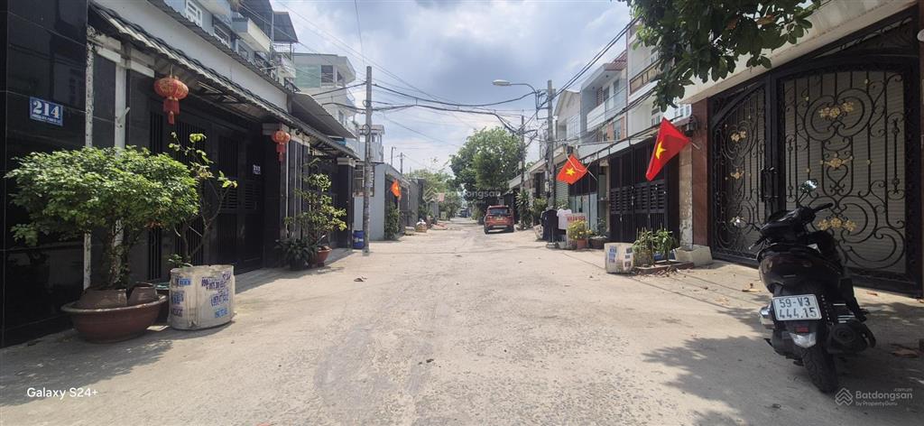 Nhà 2 lầu, ngay ngã tư ga 7,25x16m. giá chỉ 6,2 tỷ