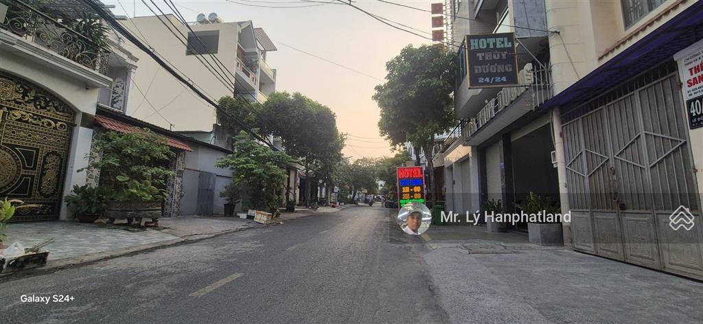 Biệt thự 2 mặt tiền. dát vàng 24k, dt 8x22m xd 5 lầu đẹp lung linh giá 37.9 tỷ. ngay phan văn trị