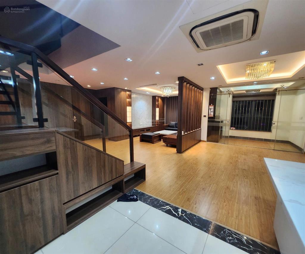 Chính chủ bán căn duplex 5 ngủ 240m2 tại ct3 yên hòa park view, đồ cơ bản , ban công đông, sổ đỏ.