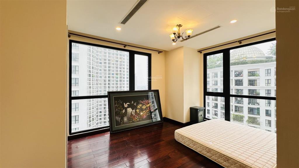 Chính chủ bán căn penthouse 274m2, 5 ngủ tại trung hòa nhân chính tòa 24t1, ban công đb, sổ đỏ