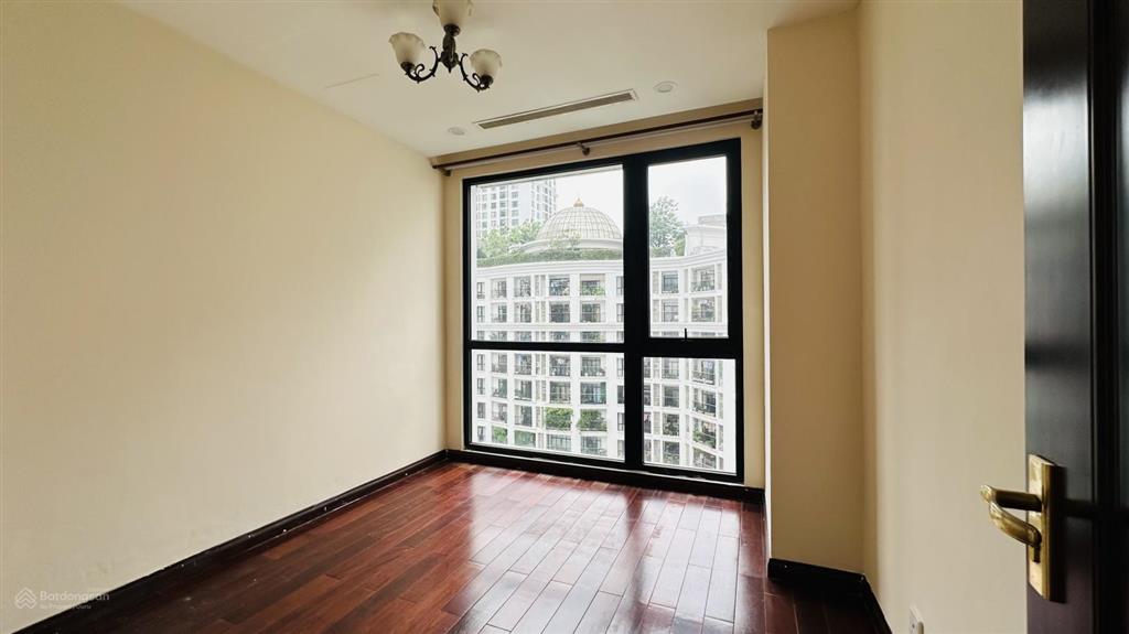 Chính chủ bán căn penthouse 274m2, 5 ngủ tại trung hòa nhân chính tòa 24t1, ban công đb, sổ đỏ