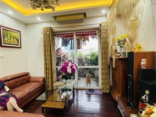 Chính chủ bán căn hộ 134m2 tại n04 trần duy hưng, toà c, 3n2wc, đồ cơ bản, ban công đông bắc, sổ đỏ