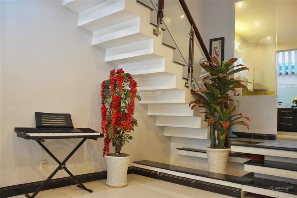 Bán nhà ngay góc mặt tiền cao đức lân  bùi tá hán an phú quận 2 hầm trệt 3 lầu dt4x20m. 23 tỷ