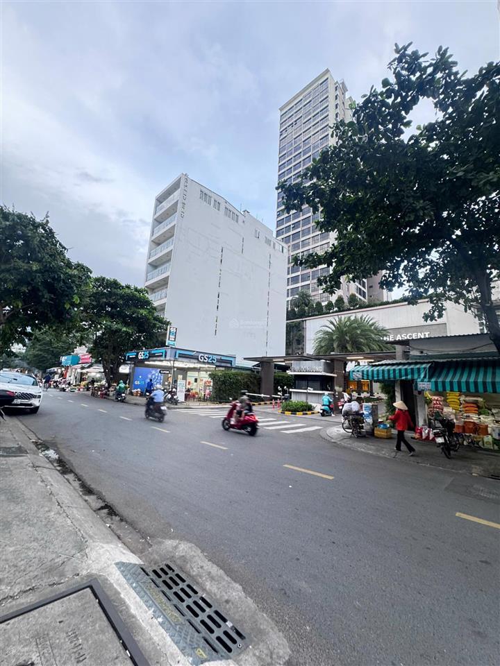 Duy nhất khuôn đất gần ngay mặt tiền quốc hương thảo điền quận 2. dt 213m2 ngang 10m giá chỉ 52 tỷ