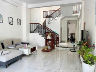 Bán nhà 3 tầng mặt tiền đường thanh lương 15, hòa xuân, cẩm lệ, dt 100m2, giá 6 tỷ 6 tl