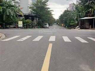 Bán đất mặt tiền đường 7m5 hoà phú 9, hướng đông nam, gần hoàng thị loan, giá 5 tỷ 750 tl