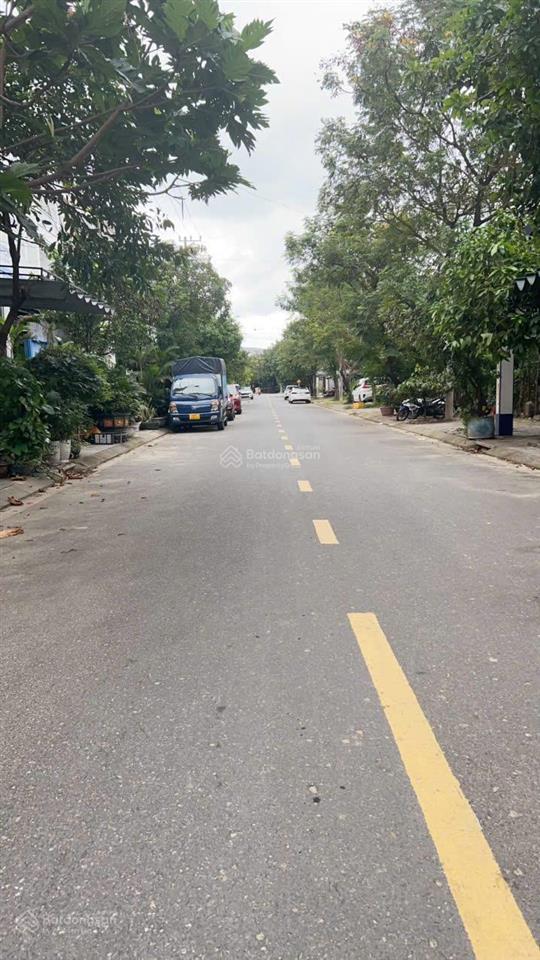 Bán đất mặt tiền đường 7m5 hoà phú 9, hướng đông nam, gần hoàng thị loan, giá 5 tỷ 750 tl