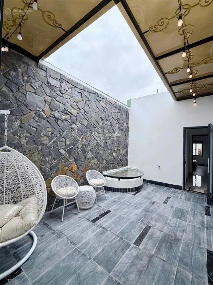 Bán nhà 3 tầng mt đường phùng chí kiên, gần biển nguyễn tất thành, giá 7 tỷ 5 tl