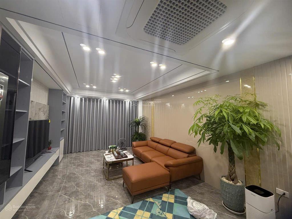 Giảm 2 tỷ bán nhà phố trạm, long biên dt 58m2, 8 tầng, thang máy, ô tô tránh, full đồ, kinh doanh
