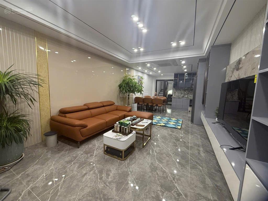 Giảm 2 tỷ bán nhà phố trạm, long biên dt 58m2, 8 tầng, thang máy, ô tô tránh, full đồ, kinh doanh
