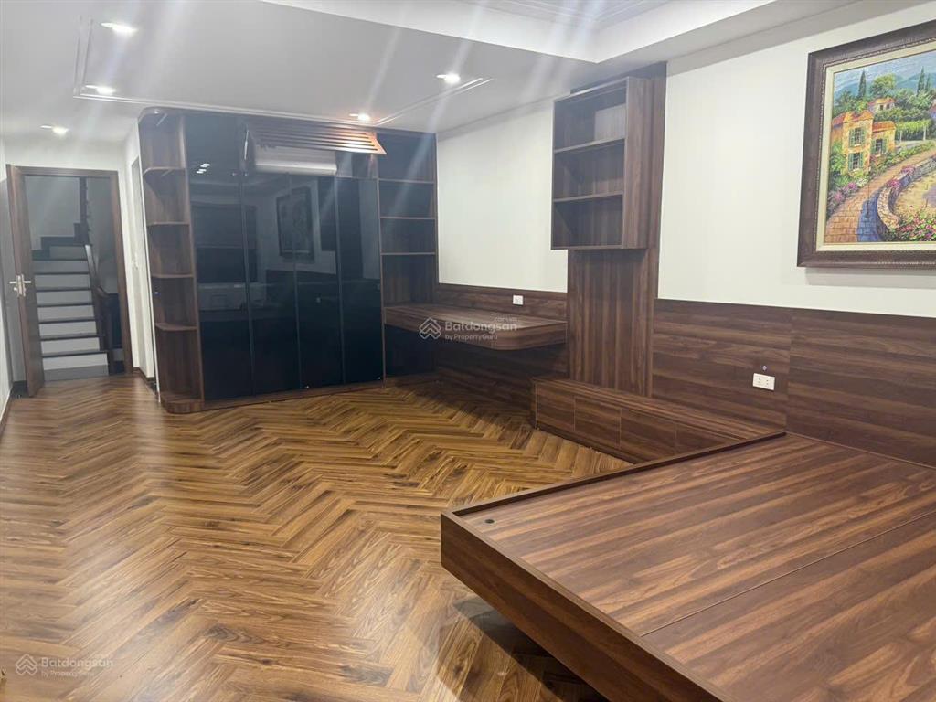 Giảm 2 tỷ bán nhà phố trạm, long biên dt 58m2, 8 tầng, thang máy, ô tô tránh, full đồ, kinh doanh