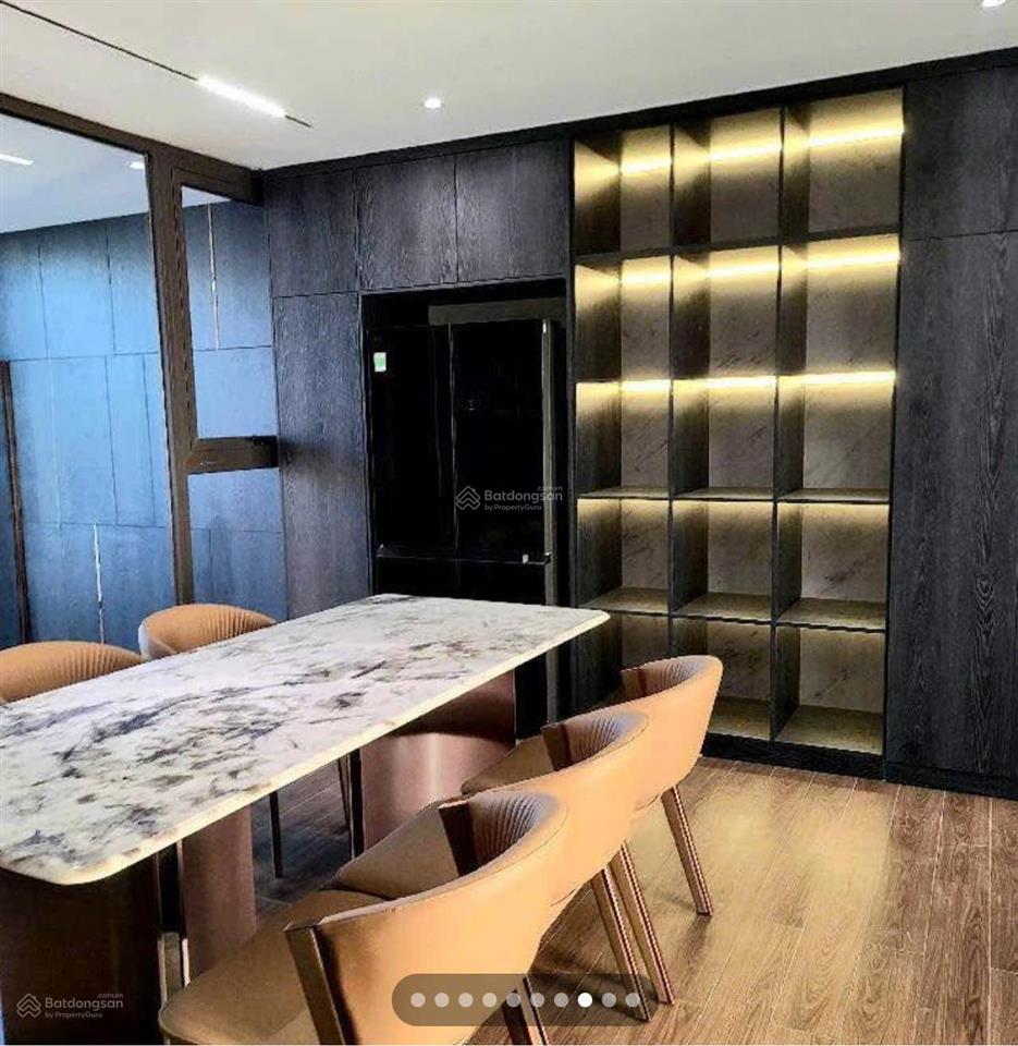 Nhà đẹp ở ngay tại ngọc thụy dt 60m2, 8 tầng, mt 5.6m, gara 2 ô tô, thang máy, gần phố, full đồ