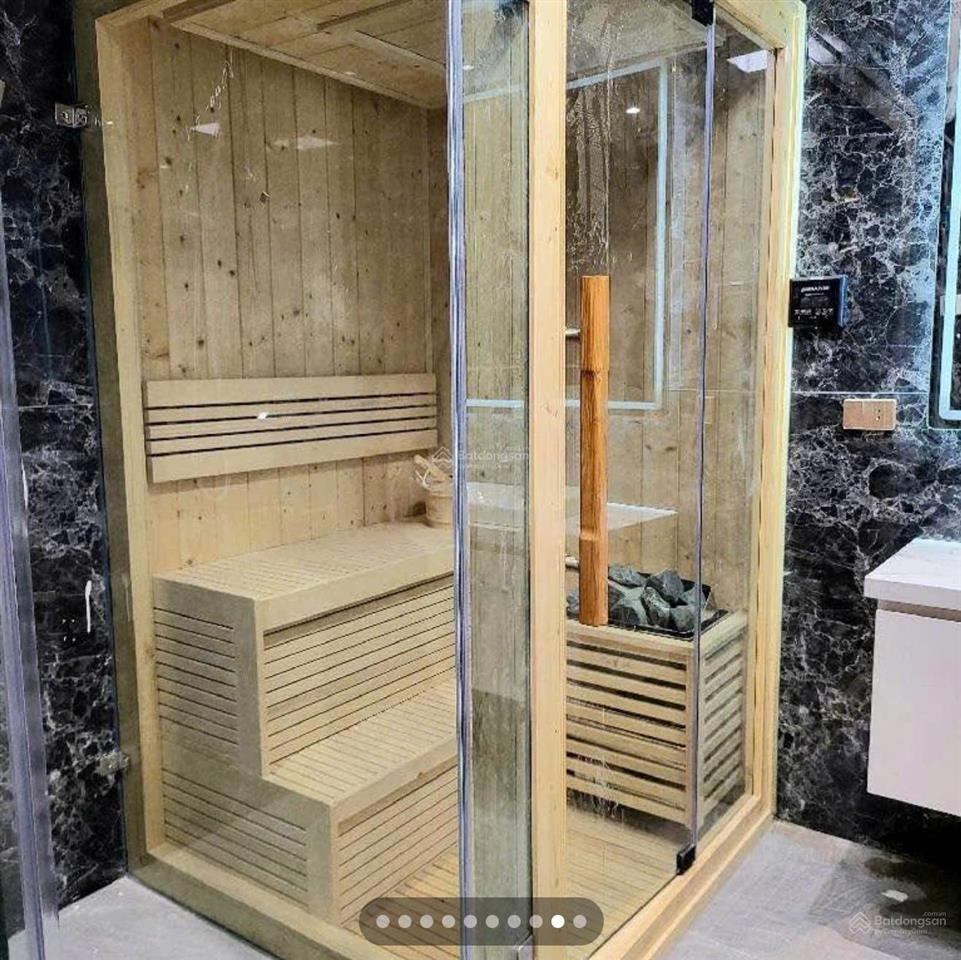 Nhà đẹp ở ngay tại ngọc thụy dt 60m2, 8 tầng, mt 5.6m, gara 2 ô tô, thang máy, gần phố, full đồ