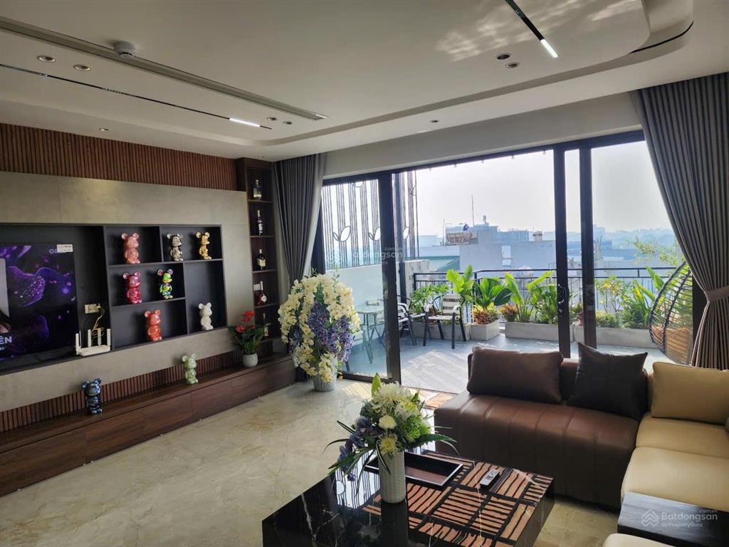 Bán nhà phân lô 918 phúc đồng, dt 86m2, 8 tầng 2 thoáng, garra, thang máy, full đồ.