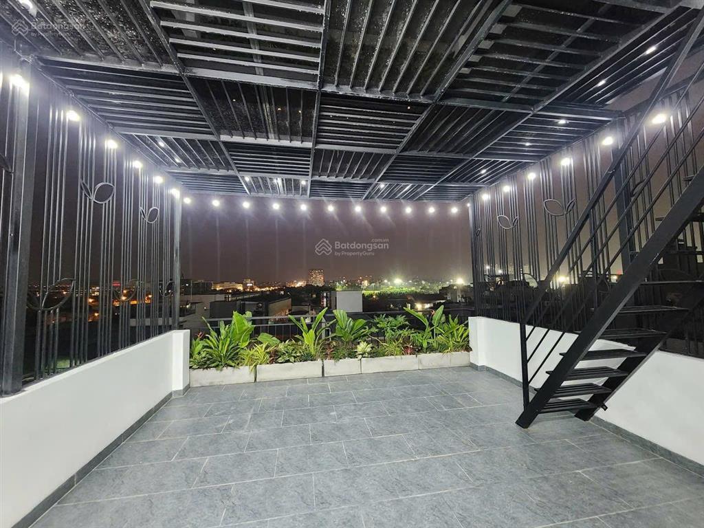 Bán nhà phân lô 918 phúc đồng, dt 86m2, 8 tầng 2 thoáng, garra, thang máy, full đồ.
